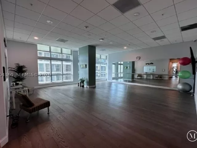 2-bedroom condo for sale in Miami - 300 S Biscayne Blvd T-2012 - MondialRealty