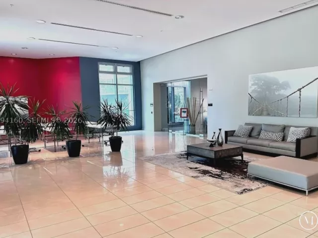 2-bedroom condo for sale in Miami - 300 S Biscayne Blvd T-2012 - MondialRealty