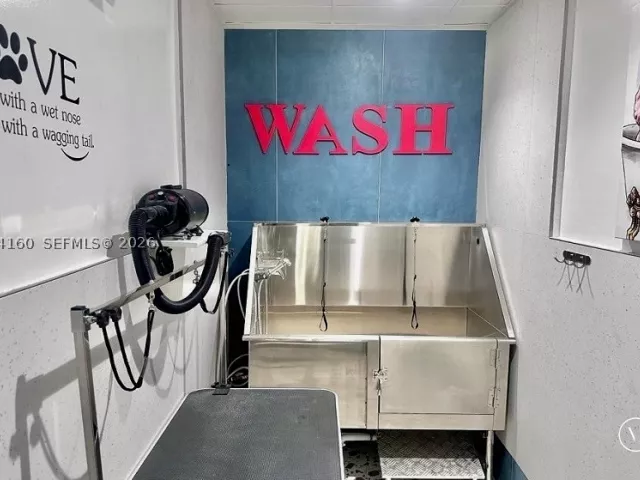 2-bedroom condo for sale in Miami - 300 S Biscayne Blvd T-2012 - MondialRealty
