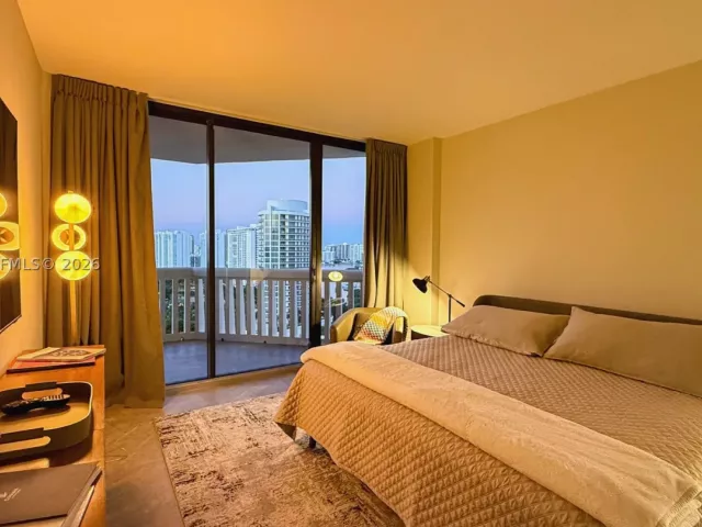 3-bedroom condo for rent in Aventura - 2000 Island Blvd 2404 - MondialRealty