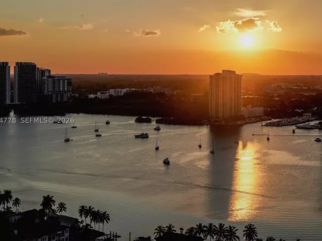 3-bedroom condo for rent in Aventura - 2000 Island Blvd 2404 - MondialRealty