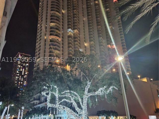 2-bedroom condo for sale in Miami - 350 S Miami Ave 2714 - MondialRealty