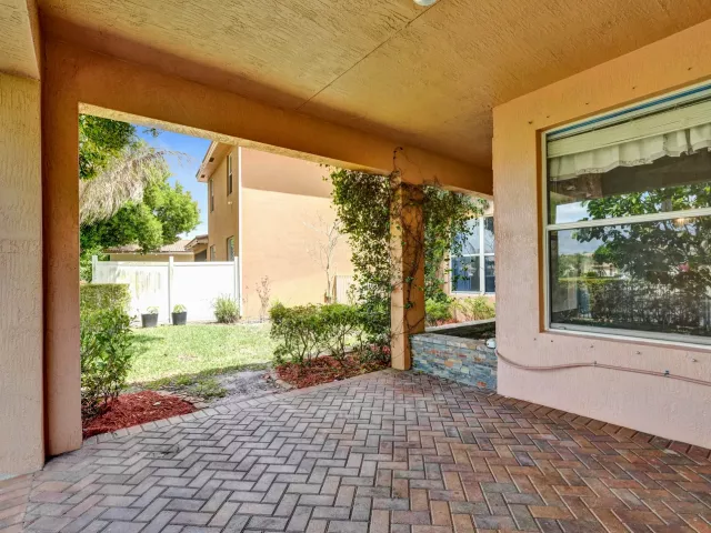 5-bedroom home for sale in West Palm Beach - 6591 Traveler Road - MondialRealty