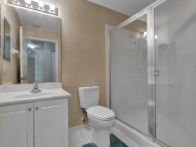 5-bedroom home for sale in West Palm Beach - 6591 Traveler Road - MondialRealty