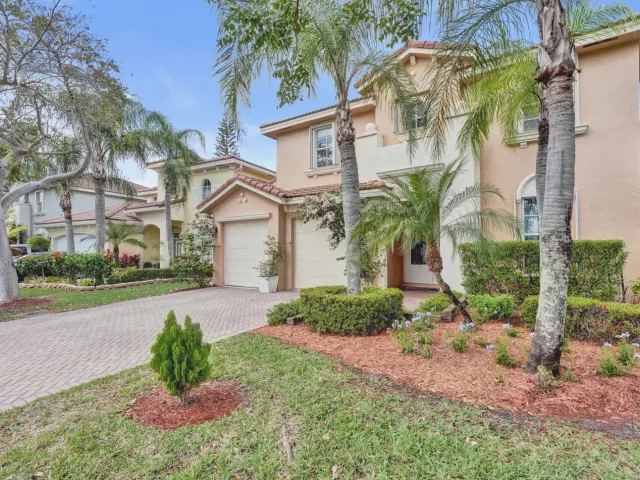 5-bedroom home for sale in West Palm Beach - 6591 Traveler Road - MondialRealty