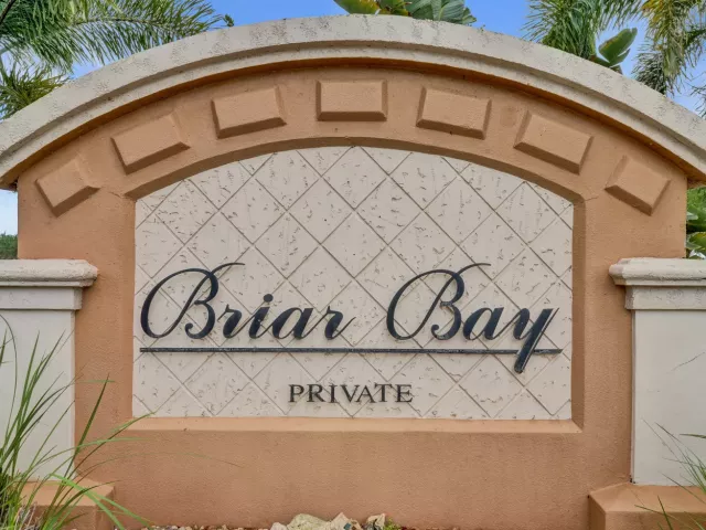 5-bedroom home for sale in West Palm Beach - 6591 Traveler Road - MondialRealty