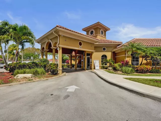 5-bedroom home for sale in West Palm Beach - 6591 Traveler Road - MondialRealty