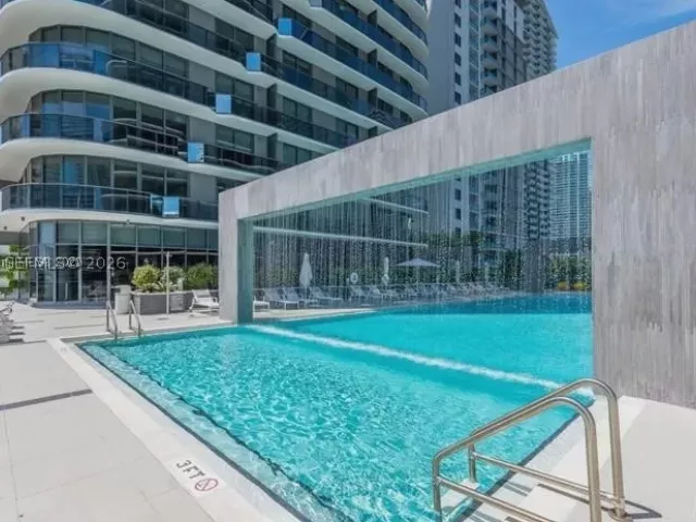1-bedroom condo for sale in Miami - 45 SW 9th St 2004 - MondialRealty