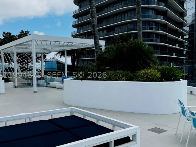 1-bedroom condo for sale in Miami - 45 SW 9th St 2004 - MondialRealty