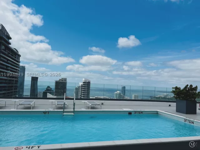 1-bedroom condo for sale in Miami - 45 SW 9th St 2004 - MondialRealty
