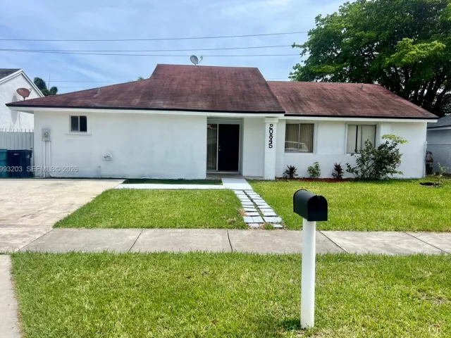3-bedroom home for sale in Miami - 20845 SW 122nd Ct - MondialRealty