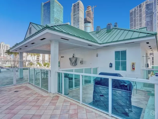 1-bedroom condo for sale in Miami - 41 SE 5th St 1306 - MondialRealty