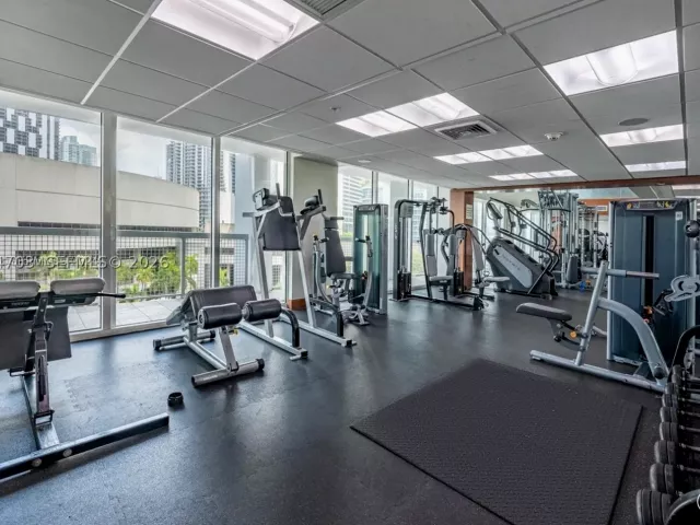 1-bedroom condo for sale in Miami - 41 SE 5th St 1306 - MondialRealty