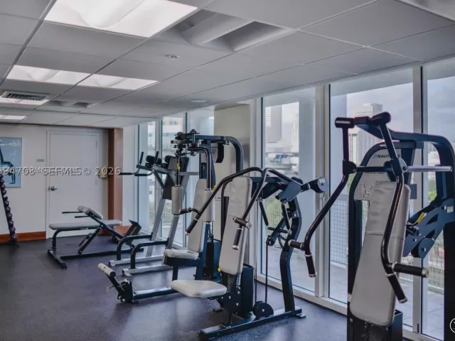 1-bedroom condo for sale in Miami - 41 SE 5th St 1306 - MondialRealty