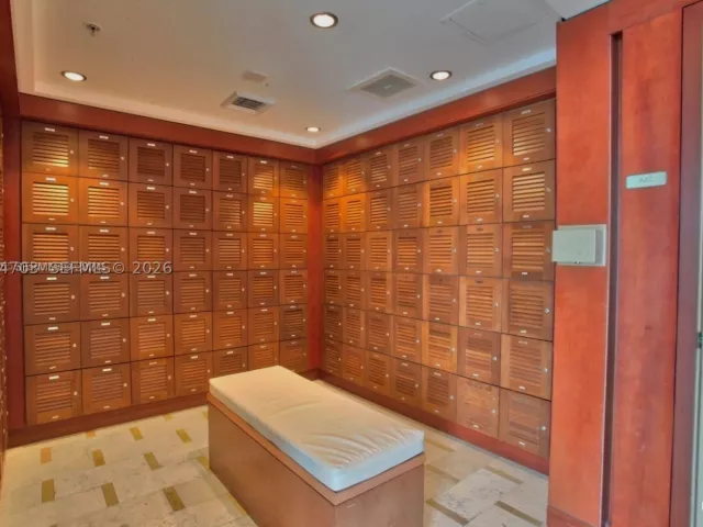 1-bedroom condo for sale in Miami - 41 SE 5th St 1306 - MondialRealty
