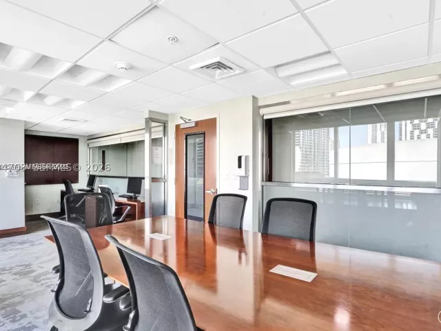 1-bedroom condo for sale in Miami - 41 SE 5th St 1306 - MondialRealty