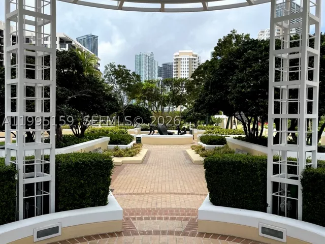 2-bedroom condo for sale in Miami - 808 Brickell Key Dr 2002 - MondialRealty