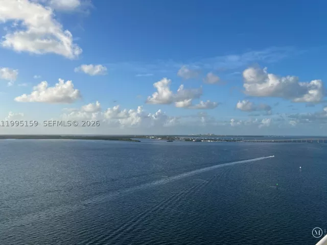 2-bedroom condo for sale in Miami - 808 Brickell Key Dr 2002 - MondialRealty