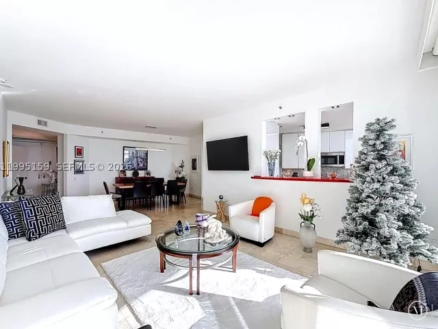 2-bedroom condo for sale in Miami - 808 Brickell Key Dr 2002 - MondialRealty