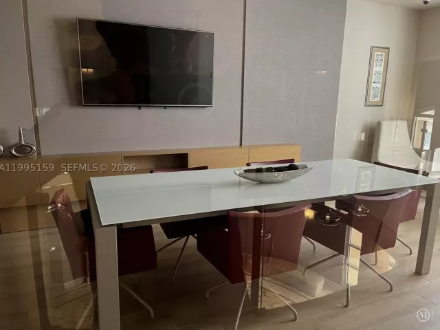 2-bedroom condo for sale in Miami - 808 Brickell Key Dr 2002 - MondialRealty