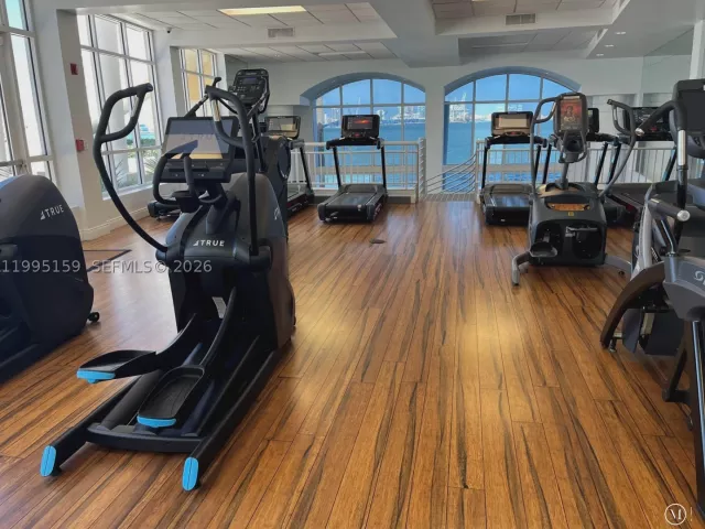 2-bedroom condo for sale in Miami - 808 Brickell Key Dr 2002 - MondialRealty