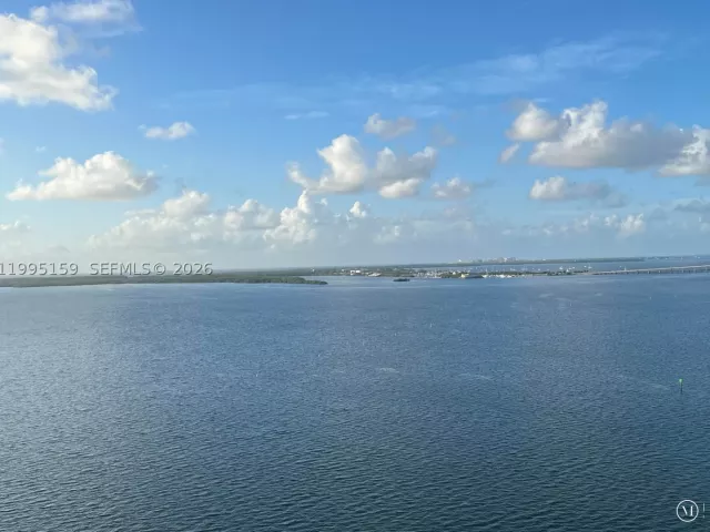 2-bedroom condo for sale in Miami - 808 Brickell Key Dr 2002 - MondialRealty