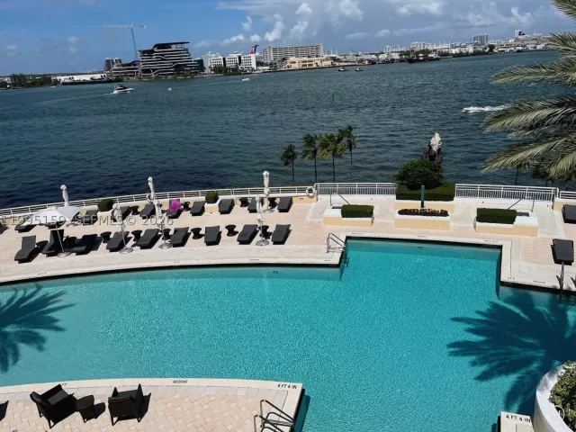 2-bedroom condo for sale in Miami - 808 Brickell Key Dr 2002 - MondialRealty