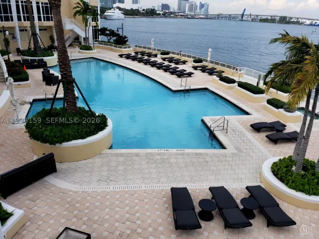 2-bedroom condo for sale in Miami - 808 Brickell Key Dr 2002 - MondialRealty