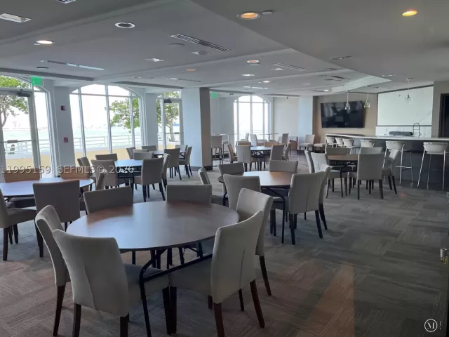 2-bedroom condo for sale in Miami - 808 Brickell Key Dr 2002 - MondialRealty