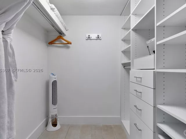 3-bedroom condo for rent in Miami Beach -  - MondialRealty