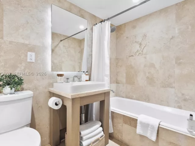 3-bedroom condo for rent in Miami Beach -  - MondialRealty