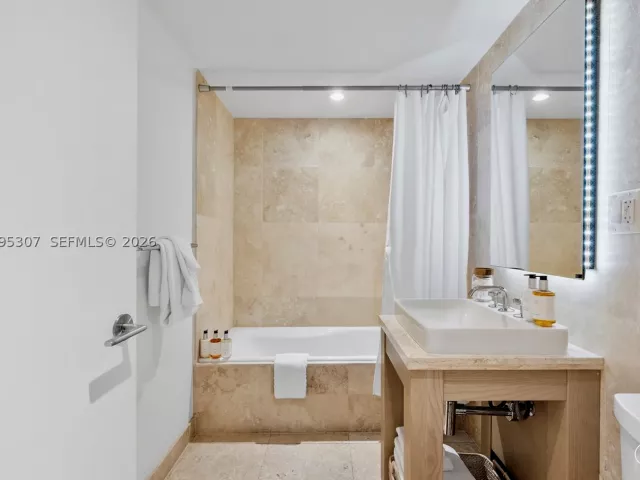 3-bedroom condo for rent in Miami Beach -  - MondialRealty