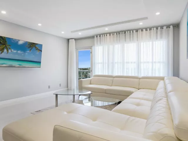 1-bedroom condo for sale in Fort Lauderdale - 3550 Galt Ocean Drive 508 - MondialRealty
