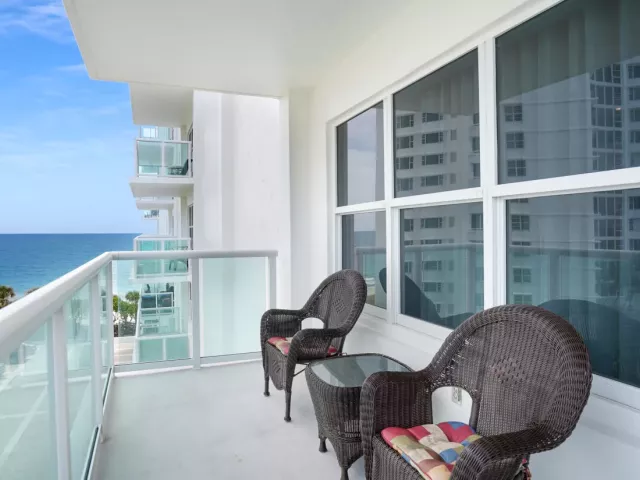 1-bedroom condo for sale in Fort Lauderdale - 3550 Galt Ocean Drive 508 - MondialRealty