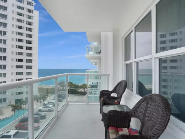 1-bedroom condo for sale in Fort Lauderdale - 3550 Galt Ocean Drive 508 - MondialRealty