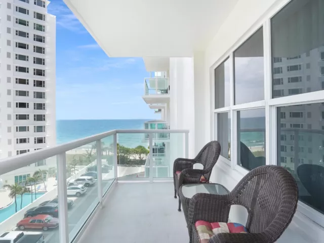 1-bedroom condo for sale in Fort Lauderdale - 3550 Galt Ocean Drive 508 - MondialRealty