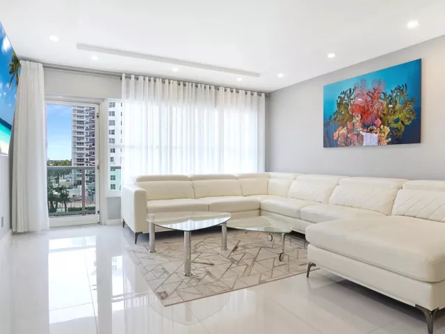 1-bedroom condo for sale in Fort Lauderdale - 3550 Galt Ocean Drive 508 - MondialRealty
