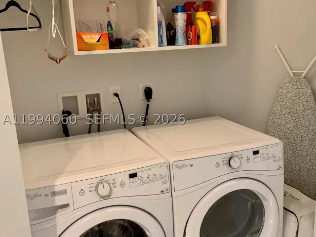 2-bedroom condo for rent in North Miami Beach - 17301 Biscayne Blvd 1602 - MondialRealty