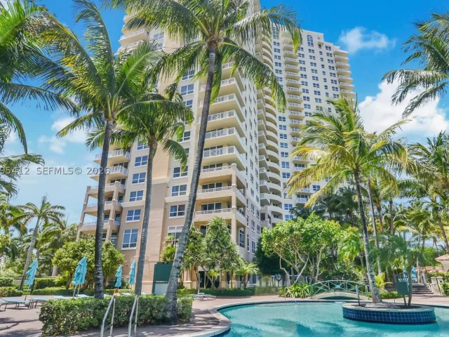2-bedroom condo for sale in Aventura - 19501 W Country Club Dr 2412 - MondialRealty