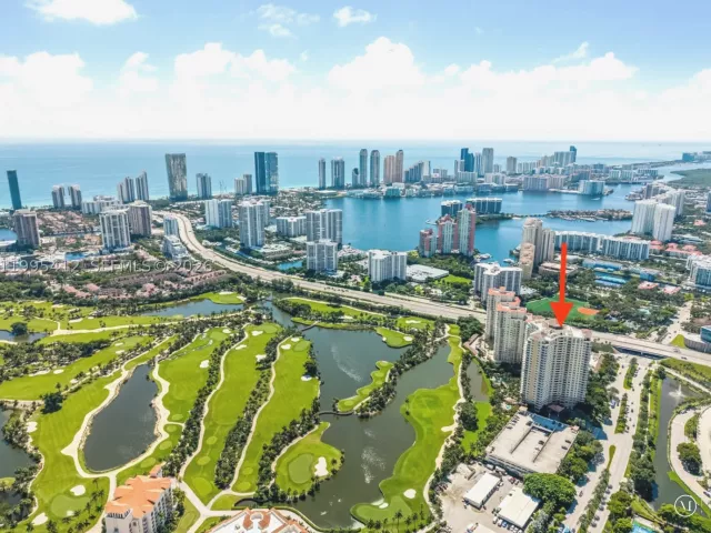 2-bedroom condo for sale in Aventura - 19501 W Country Club Dr 2412 - MondialRealty