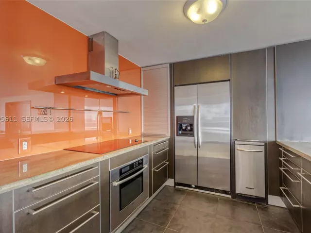 2-bedroom condo for sale in Hollywood - 3800 S Ocean Drive 1606 - MondialRealty