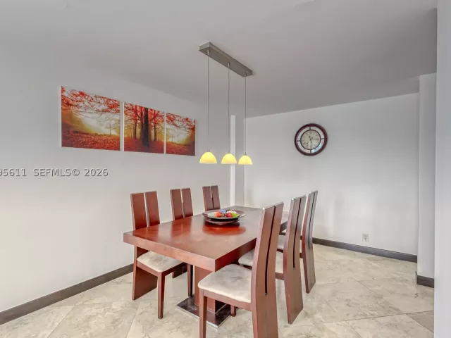 2-bedroom condo for sale in Hollywood - 3800 S Ocean Drive 1606 - MondialRealty
