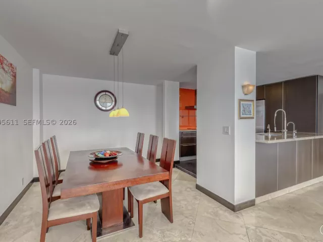 2-bedroom condo for sale in Hollywood - 3800 S Ocean Drive 1606 - MondialRealty