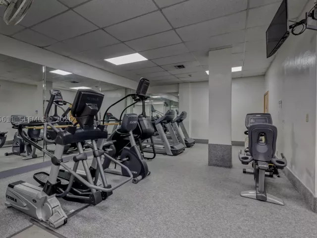 2-bedroom condo for sale in Hollywood - 3800 S Ocean Drive 1606 - MondialRealty