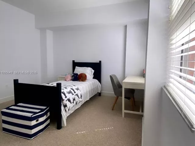 2-bedroom condo for rent in Coral Gables - 55 Merrick Way 800 - MondialRealty