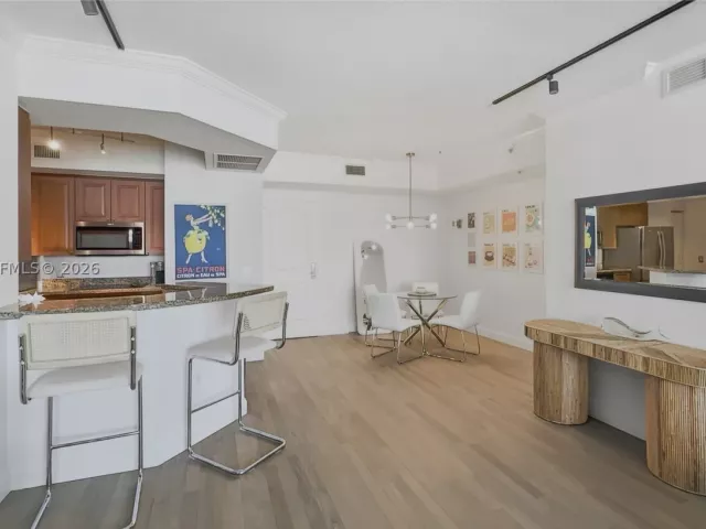 2-bedroom condo for rent in Fort Lauderdale - 350 SE 2nd St 1150 - MondialRealty