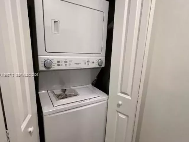 3-bedroom home for rent in Hollywood - 2511 Pierce St 1 - MondialRealty