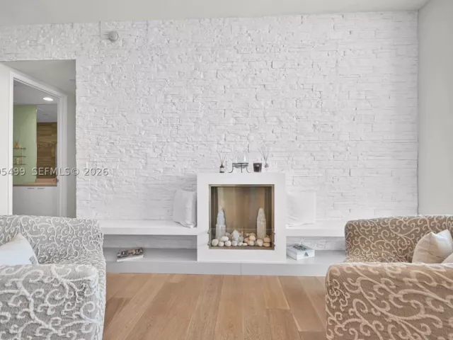2-bedroom condo for rent in Sunny Isles Beach - 15901 Collins Ave 2405 - MondialRealty