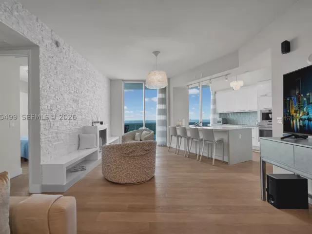 2-bedroom condo for rent in Sunny Isles Beach - 15901 Collins Ave 2405 - MondialRealty