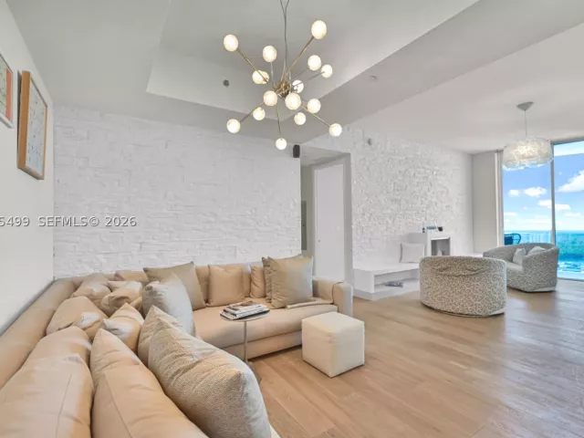 2-bedroom condo for rent in Sunny Isles Beach - 15901 Collins Ave 2405 - MondialRealty